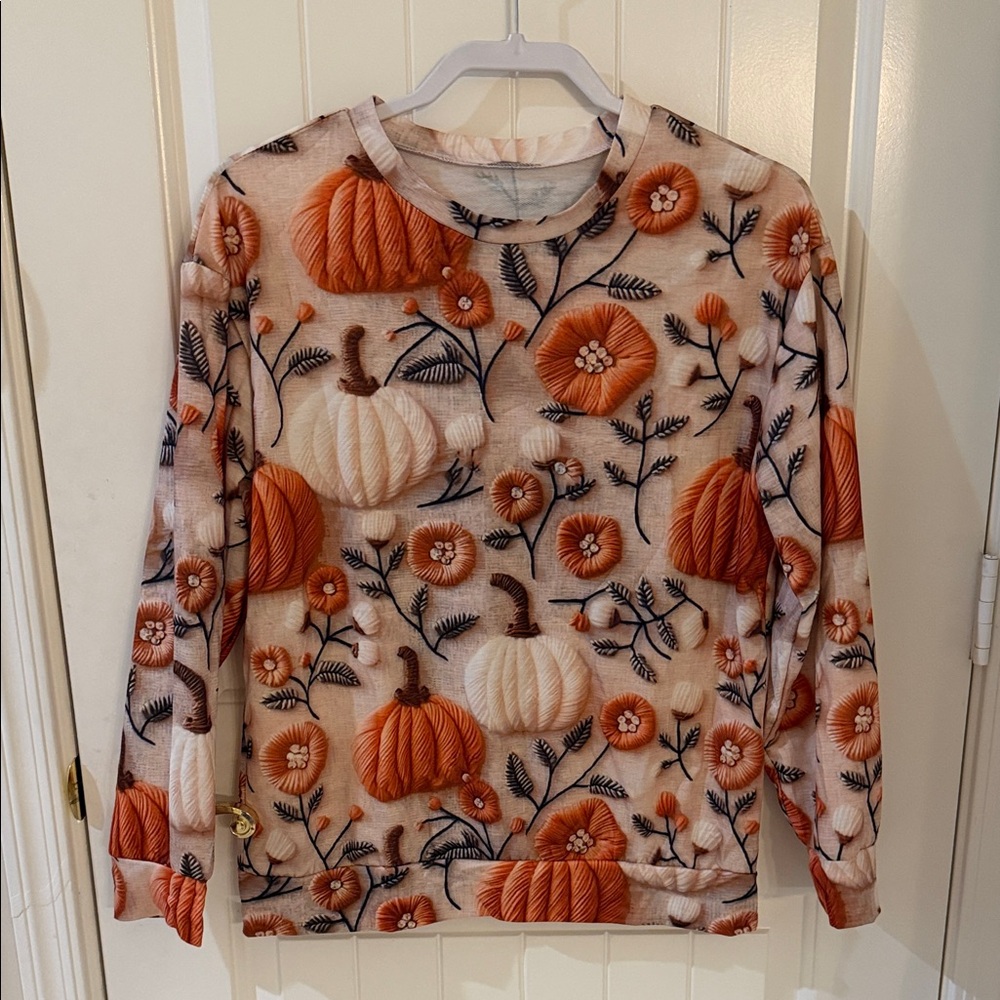 NWOT Pumpkin Pattern Top